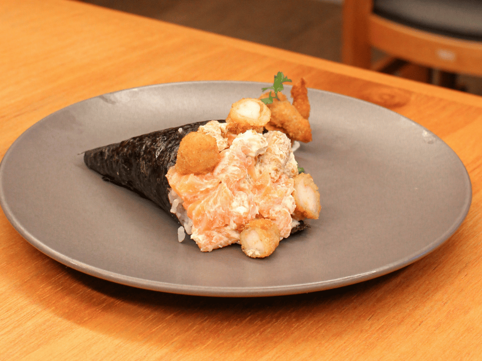 TEMAKI CAMARÃO EMPANADO E SALMÃO